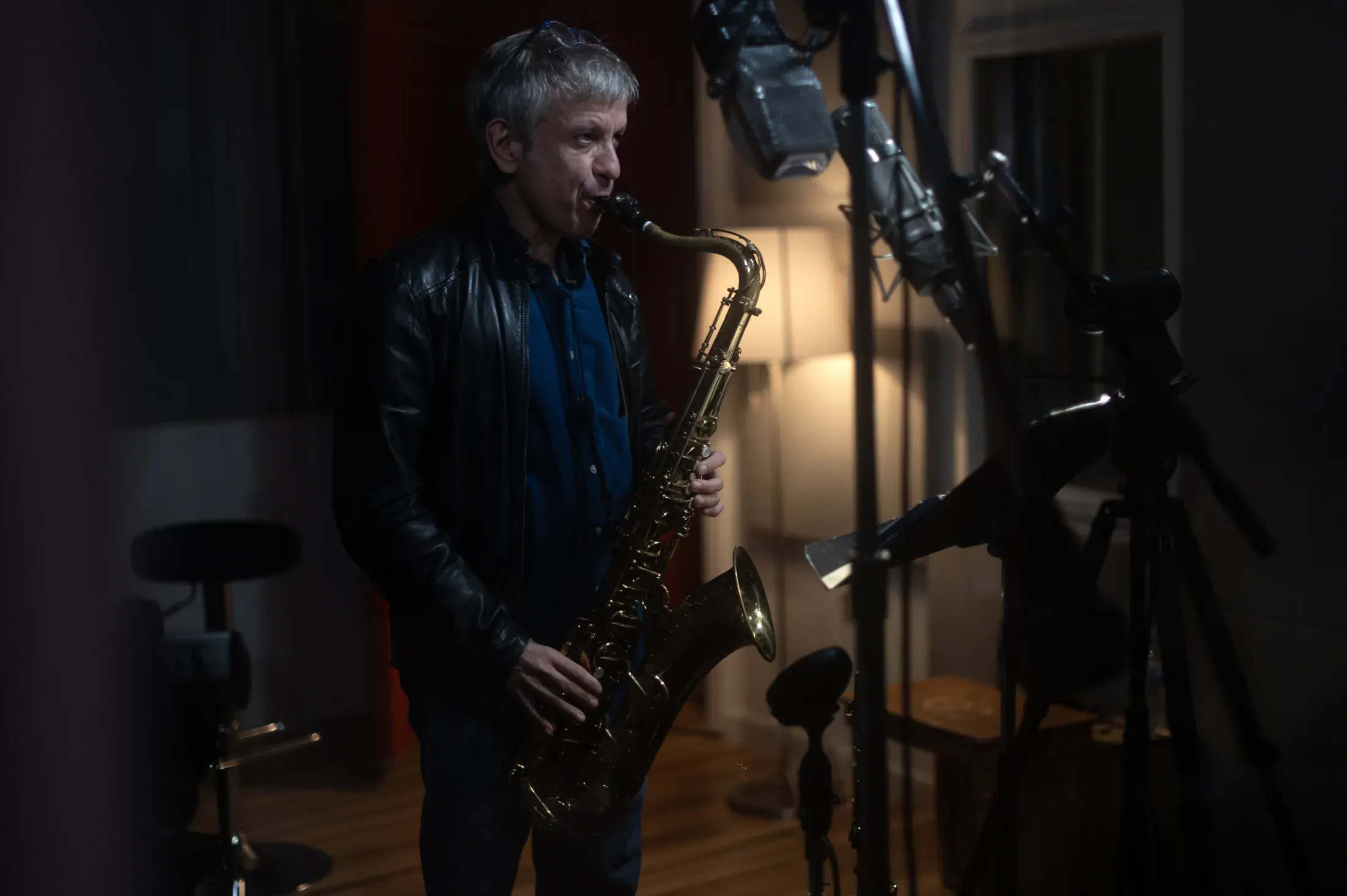 Daniele Comoglio recording saxophone in studio