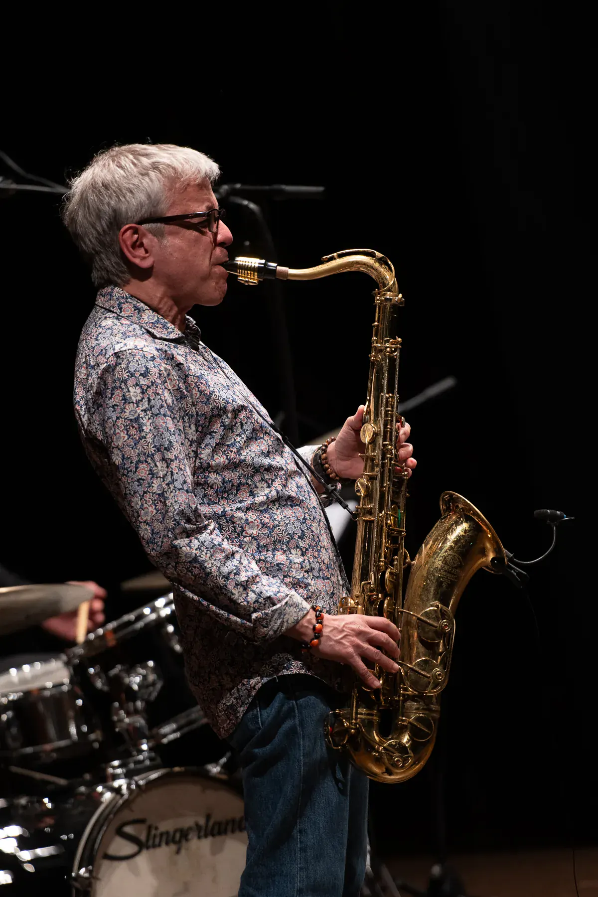 Daniele Comoglio playing tenor saxophone live